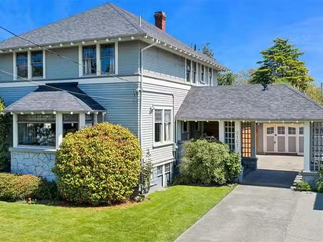 House for sale in Victoria, 3107 Quadra St, 1033296