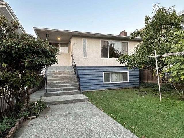 House for sale in Victoria VE Vancouver Vancouver East 2235 E 35th Avenue 262753889