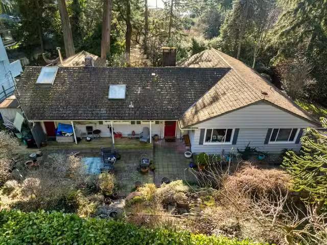 House for sale in West Vancouver, West Vancouver, 4028 Rose Cr.