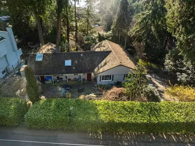 House for sale in West Vancouver, West Vancouver, 4028 Rose Cr.