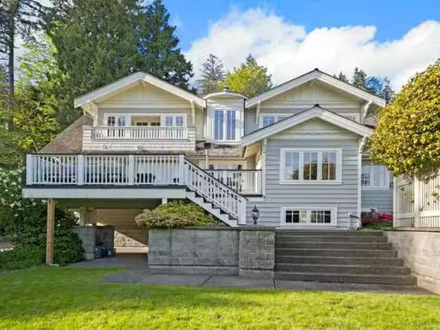 House for sale in West Vancouver, West Vancouver, 4075 Rose Cr.