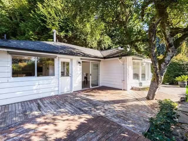 House for sale in West Vancouver, West Vancouver, 4110 Burkeri.
