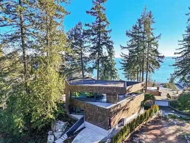 House for sale in West Vancouver, West Vancouver, 4166 Rose Cr.