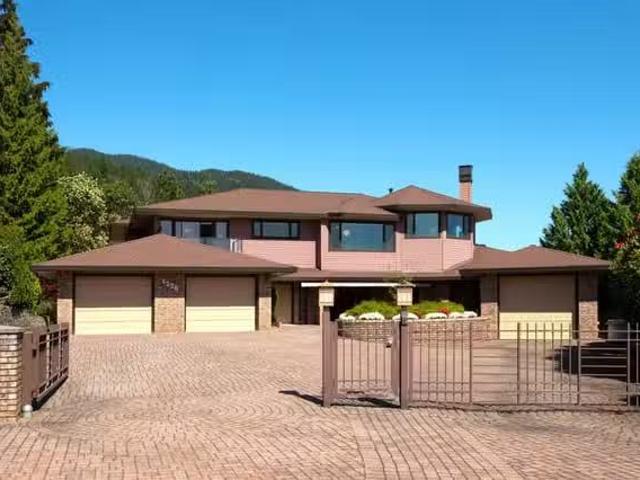 House for sale in West Vancouver, West Vancouver, 4228 Rockrid.