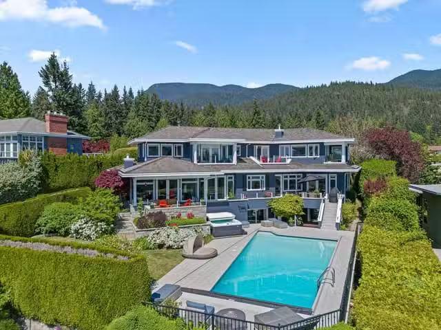 House for sale in West Vancouver, West Vancouver, 4222 Rockrid.