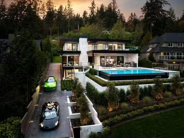 House for sale in West Vancouver, West Vancouver, 449 Hillcres.
