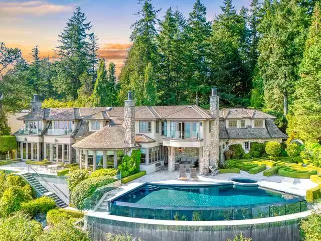 House for sale in West Vancouver, West Vancouver, 4672 Clovell.