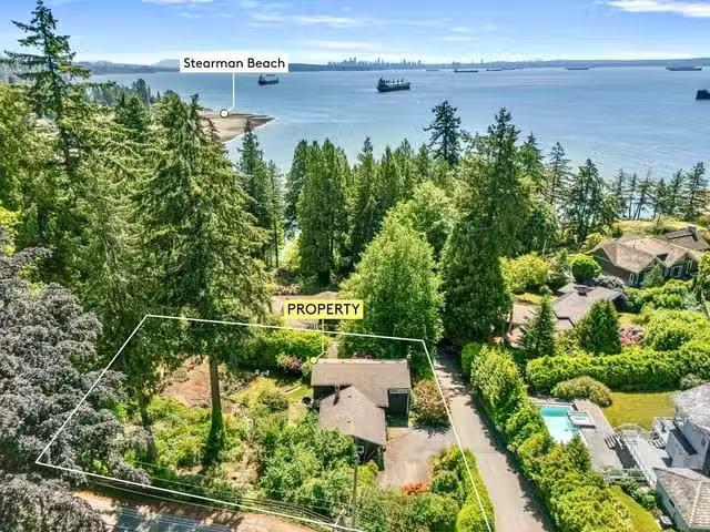 House for sale in West Vancouver, West Vancouver, 4704 Dogwood.