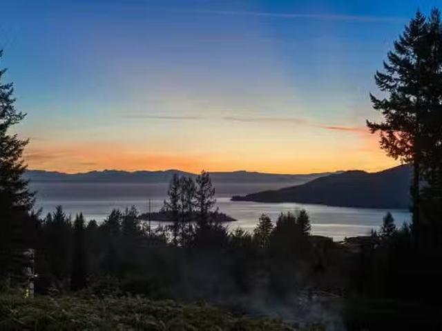 House for sale in West Vancouver, West Vancouver, 4721 Woodsid.