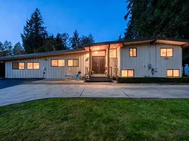 House for sale in West Vancouver, West Vancouver, 475 Newlands.