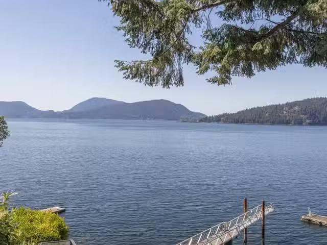 House for sale in West Vancouver, West Vancouver, 4 Strachan P.