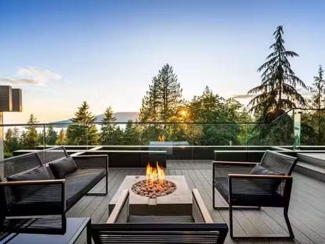 House for sale in West Vancouver, West Vancouver, 5325 Montive.