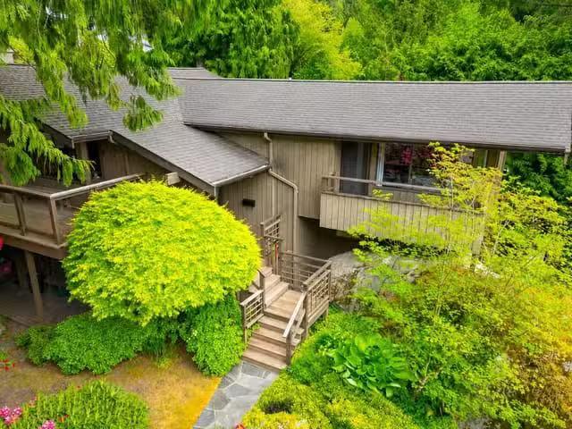 House for sale in West Vancouver, West Vancouver, 5335 Marine.