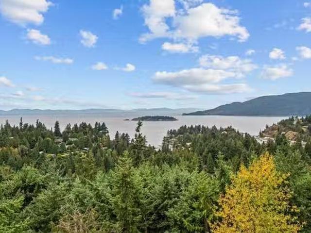 House for sale in West Vancouver, West Vancouver, 5532 Westhav.