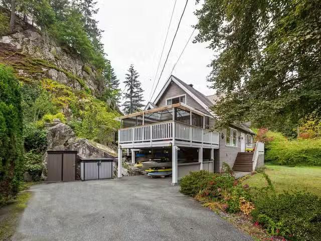 House for sale in West Vancouver, West Vancouver, 5607 Eagle H.