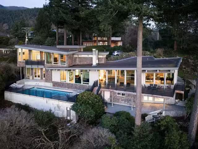 House for sale in West Vancouver, West Vancouver, 6235 Oversto.