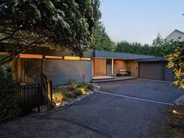 House for sale in West Vancouver, West Vancouver, 6240 Summit.