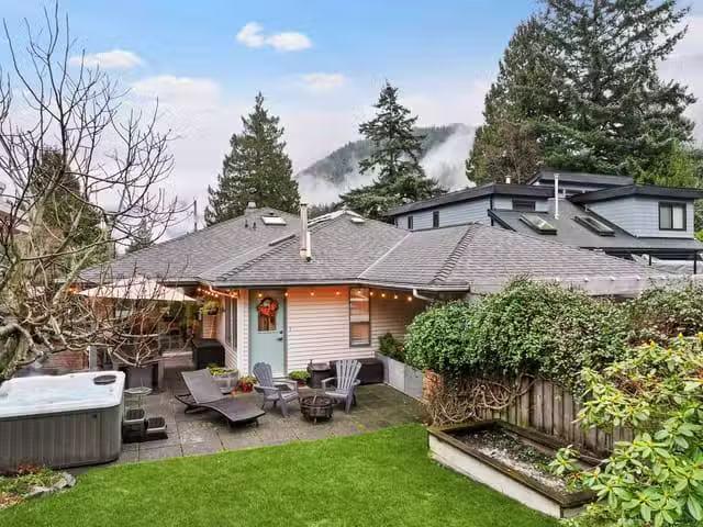 House for sale in West Vancouver, West Vancouver, 6422 Douglas.