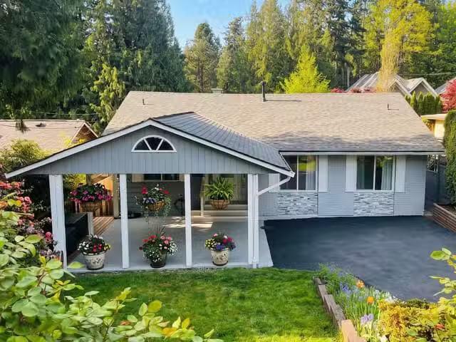 House for sale in West Vancouver, West Vancouver, 6430 Fox Str.