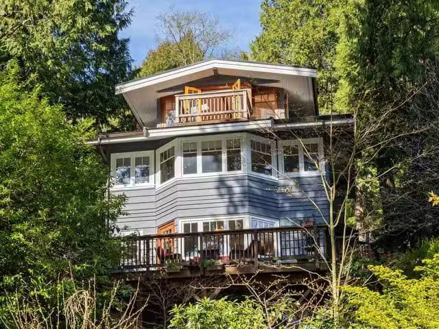 House for sale in West Vancouver, West Vancouver, 6524 Welling.