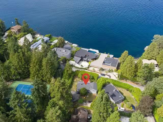 House for sale in West Vancouver, West Vancouver, 7195 Rocklan.