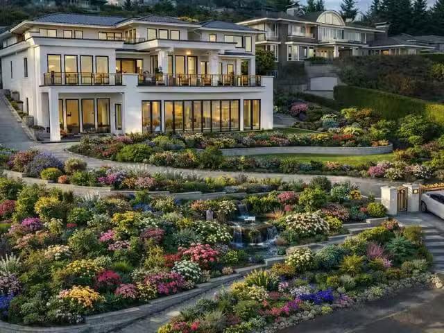 House for sale in West Vancouver, West Vancouver, 835 Farmleig.