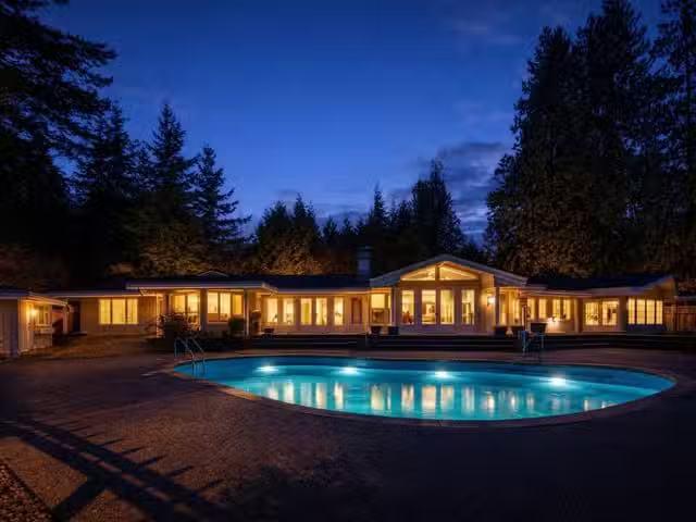 House for sale in West Vancouver, West Vancouver, 888 Pyrford.