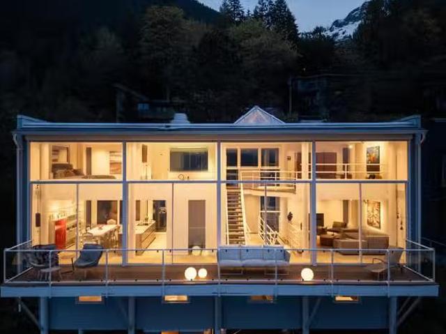 House for sale in West Vancouver, West Vancouver, 90 Isleview.
