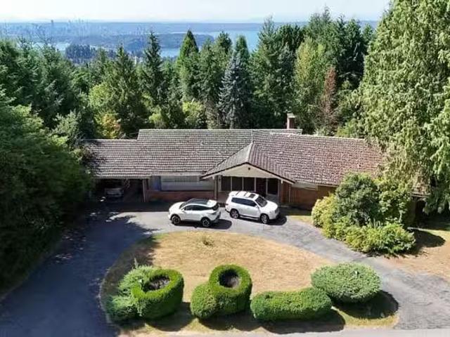 House for sale in West Vancouver, West Vancouver, 1084 Grovela.