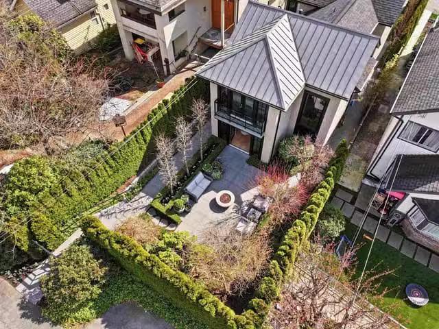 House for sale in West Vancouver, West Vancouver, 1230 Esquima.