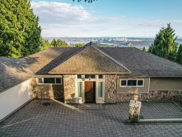 House for sale in West Vancouver, West Vancouver, 1371 Burnsid.