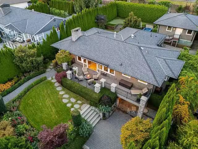 House for sale in West Vancouver, West Vancouver, 1425 Palmers.