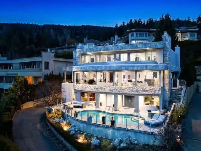 House for sale in West Vancouver, West Vancouver, 1439 Chippen.