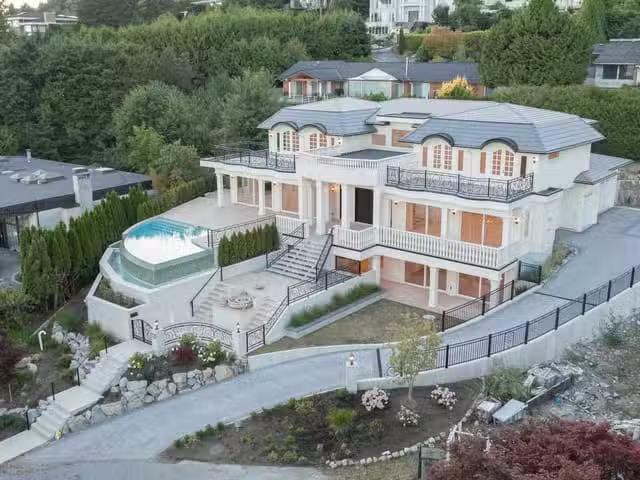 House for sale in West Vancouver, West Vancouver, 1445 Sandhur.