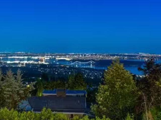 House for sale in West Vancouver, West Vancouver, 1521 Chartwe.