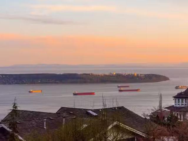 House for sale in West Vancouver, West Vancouver, 2307 Kadlec.