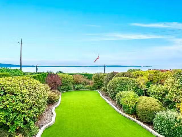 House for sale in West Vancouver, West Vancouver, 2328 Bellevu.