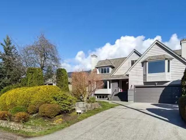 House for sale in West Vancouver, West Vancouver, 2323 Inglewo.