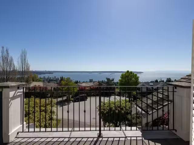 House for sale in West Vancouver, West Vancouver, 2353 Orchard.