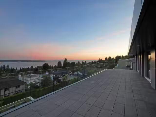 House for sale in West Vancouver, West Vancouver, 2370 Palmers.
