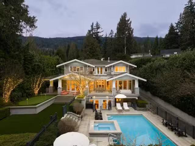 House for sale in West Vancouver, West Vancouver, 2955 Roseber.