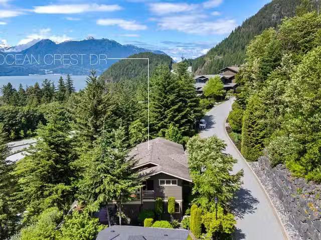 House for sale in West Vancouver, West Vancouver, 300 Ocean Cr.