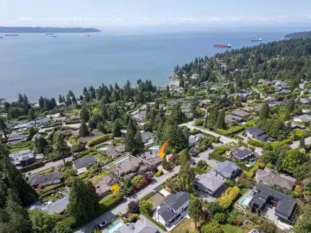 House for sale in West Vancouver, West Vancouver, 3180 Westmou.