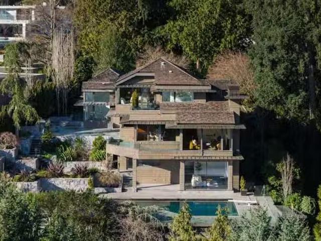 House for sale in West Vancouver, West Vancouver, 3460 Rockvie.