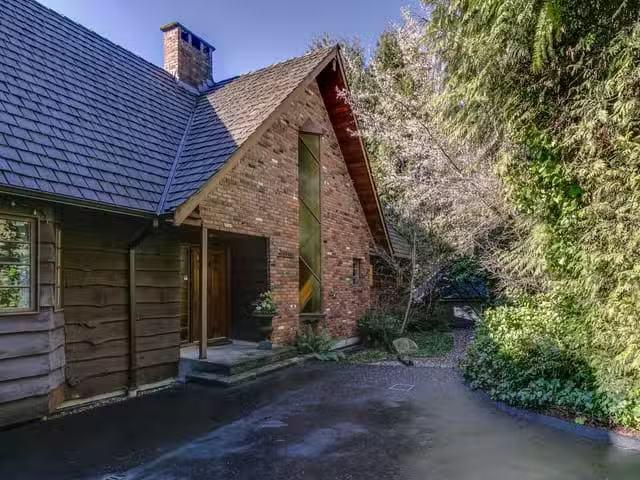 House for sale in West Vancouver, West Vancouver, 3904 Westrid.