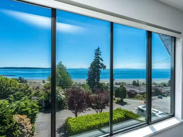 House for sale in White Rock, South Surrey White Rock, 14815 H.