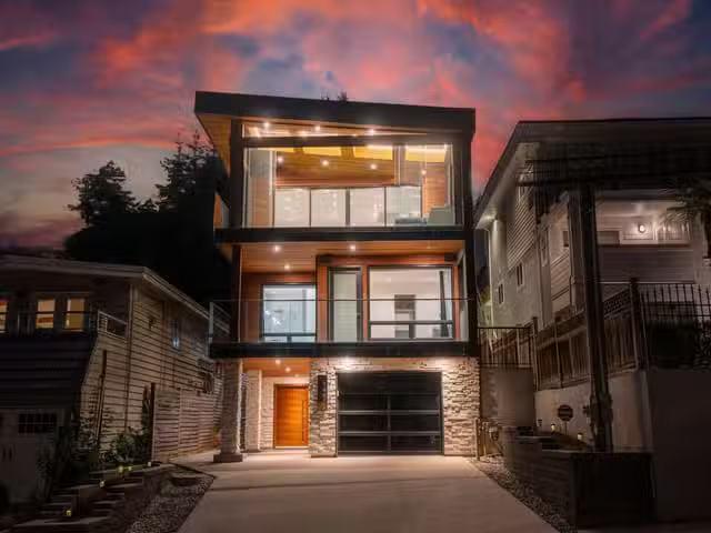House for sale in White Rock, South Surrey White Rock, 14857 B.