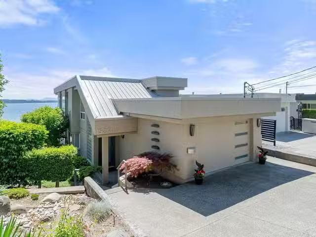 House for sale in White Rock, South Surrey White Rock, 15094 R.