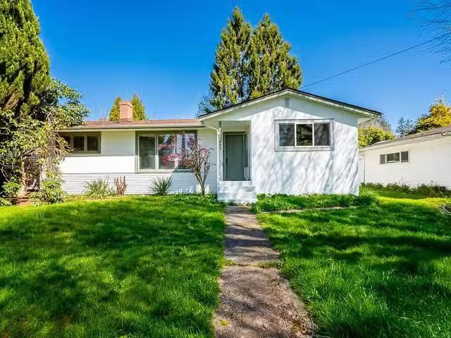 House for sale in White Rock, South Surrey White Rock, 15405 S.