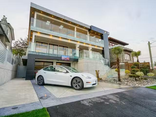 House for sale in White Rock, South Surrey White Rock, 15729 C.